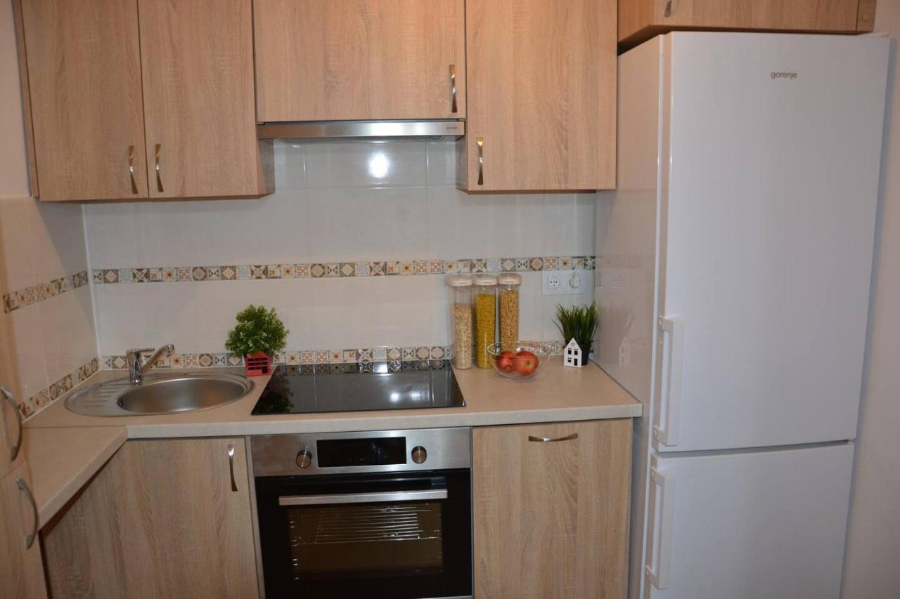 Ohmyhome - Park Mirowski Apartment Warschau Exterior foto