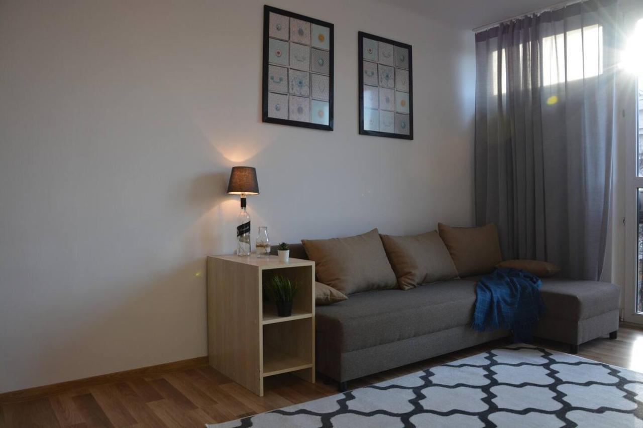 Ohmyhome - Park Mirowski Apartment Warschau Exterior foto
